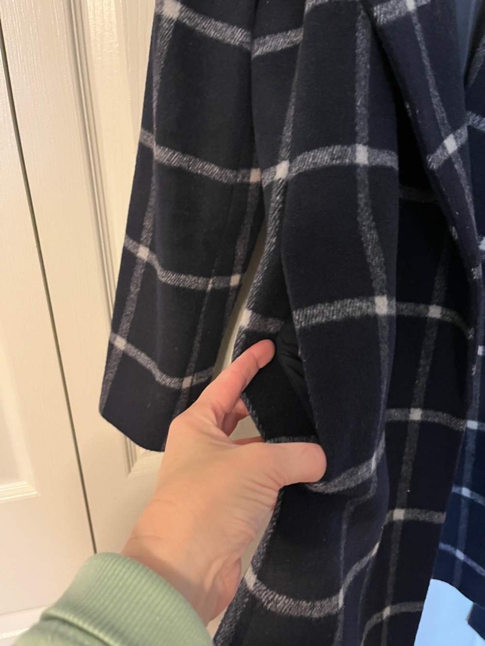 Ann Taylor Black Windowpane Plaid Wrap Trench Coat with Belt navy and white M - Picture 6 of 8